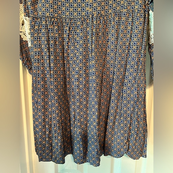Umgee Blue and Brown/Gold Pattern Mini Dress with Lace Sleeves - Picture 9 of 9